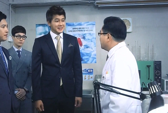 Кадр из дорамы Башня иллюзий