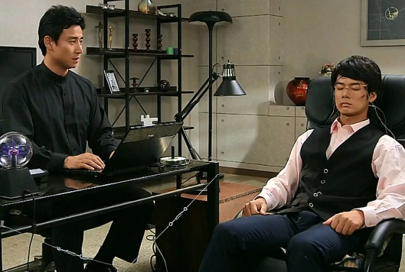 Кадр из дорамы Башня иллюзий