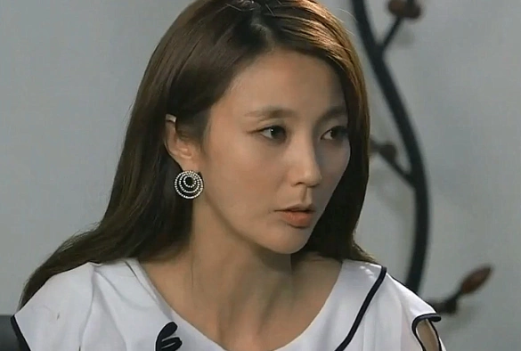 Кадр из дорамы Башня иллюзий