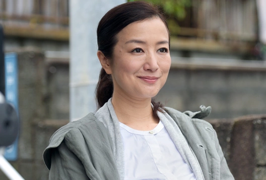 Кадр из дорамы Словно в пустыне