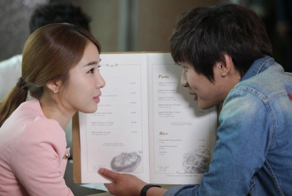 Кадр из дорамы Мужчина королевы Ин Хён