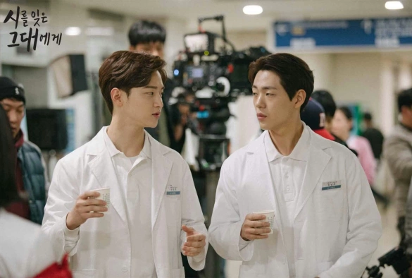 Кадр из дорамы Вы забыли о поэзии