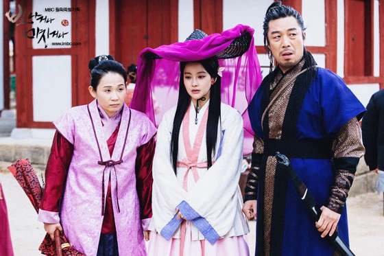 Кадр из дорамы Сияй или сойди с ума