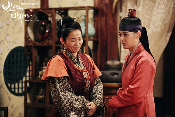 Кадр из дорамы Сияй или сойди с ума