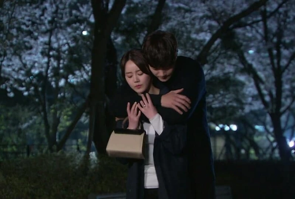 Кадр из дорамы Каннамский скандал