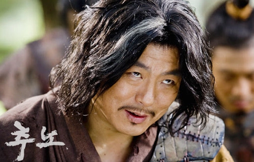 Кадр из дорамы Охотники на рабов