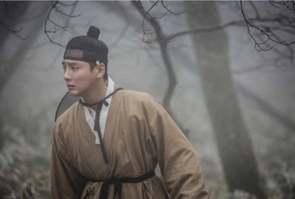 Кадр из дорамы Зеркало ведьмы