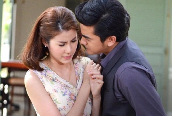 Кадр из дорамы Цветок в тени