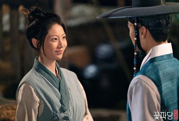 Кадр из дорамы Цветочная команда: Брачное агентство Чосона