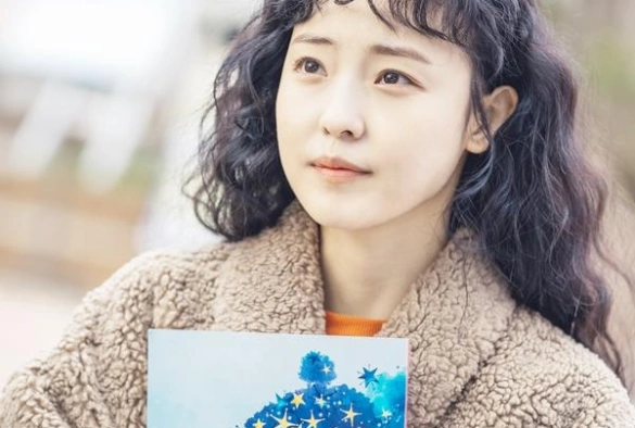 Кадр из дорамы Пишу твою судьбу