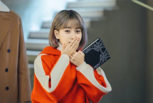 Кадр из дорамы Пишу твою судьбу