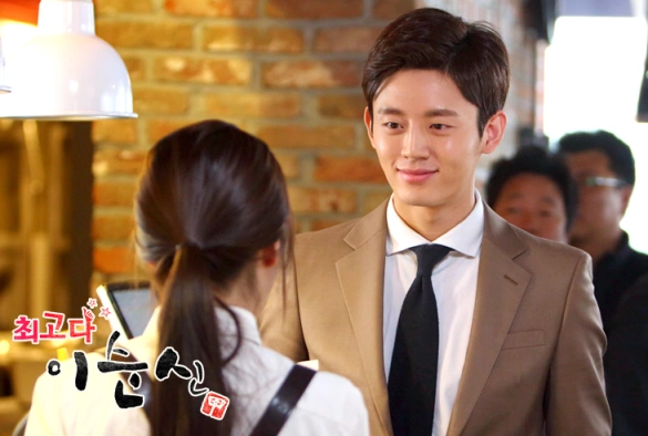 Кадр из дорамы Ты лучшая, Ли Сун Шин!