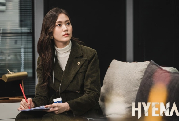 Кадр из дорамы Гиена