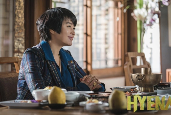 Кадр из дорамы Гиена