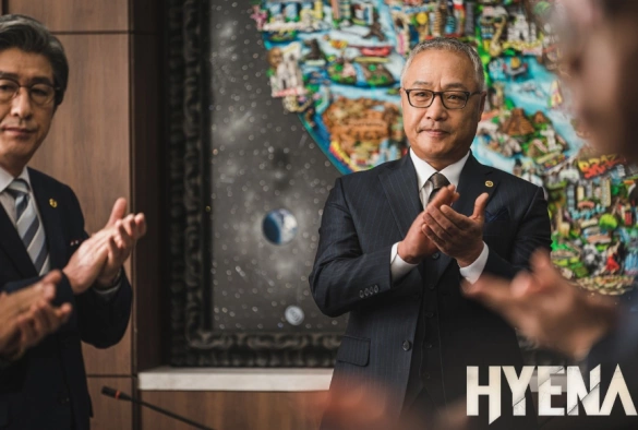 Кадр из дорамы Гиена