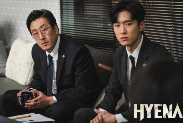 Кадр из дорамы Гиена