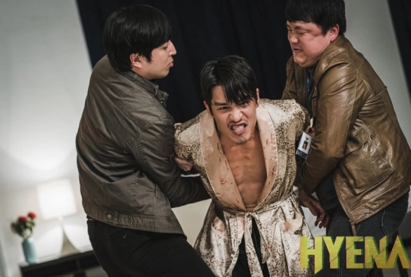 Кадр из дорамы Гиена