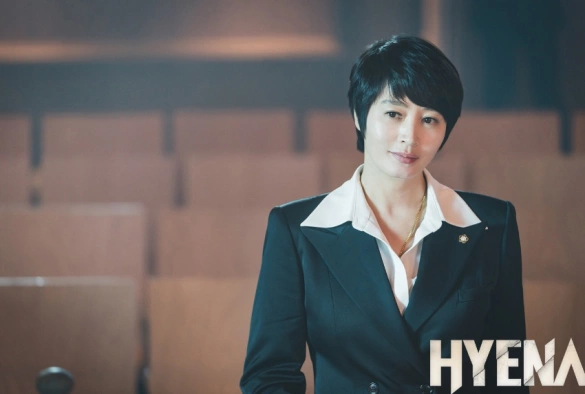 Кадр из дорамы Гиена