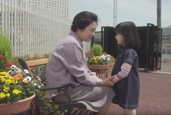 Кадр из дорамы Мама