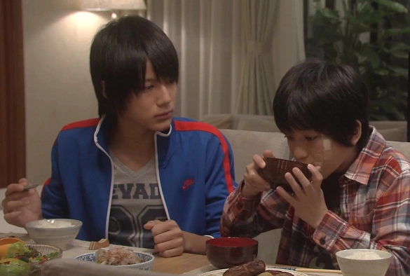 Кадр из дорамы Экономка Мита