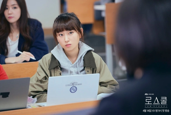 Кадр из дорамы Юридическая школа