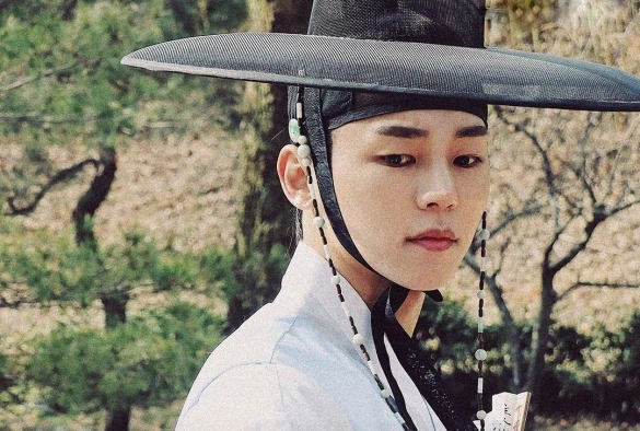 Кадр из дорамы Свадебная церемония учёного Рю