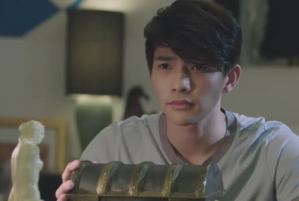 Кадр из дорамы Загадочный политолог