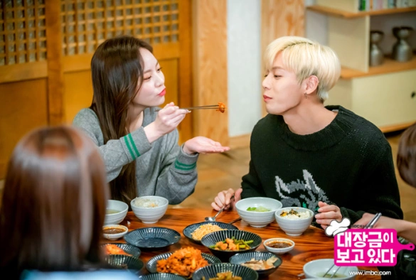 Кадр из дорамы Дэ Чан Гым наблюдает