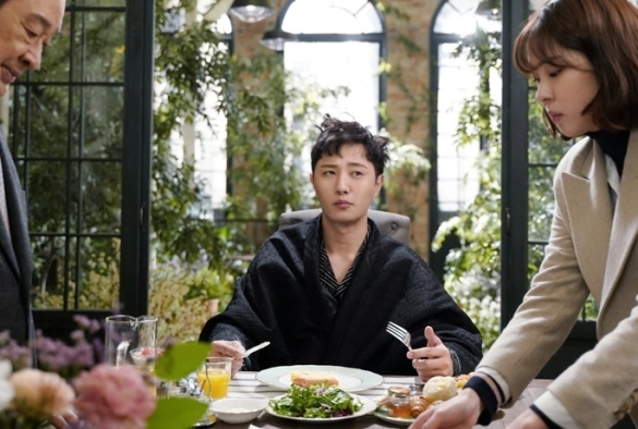 Кадр из дорамы Орлы юриспруденции