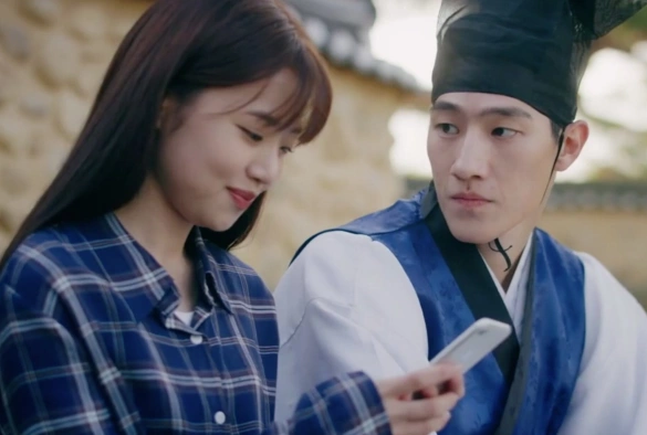 Кадр из дорамы 300-летний класс