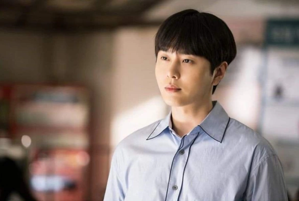 Кадр из дорамы Мне нужен кофе