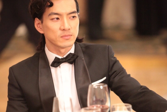 Кадр из дорамы Божественный герой