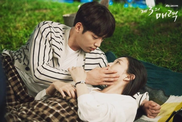 Кадр из дорамы Третье очарование