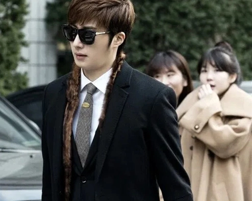 Кадр из дорамы Золотая радуга