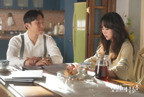 Кадр из дорамы Майская юность