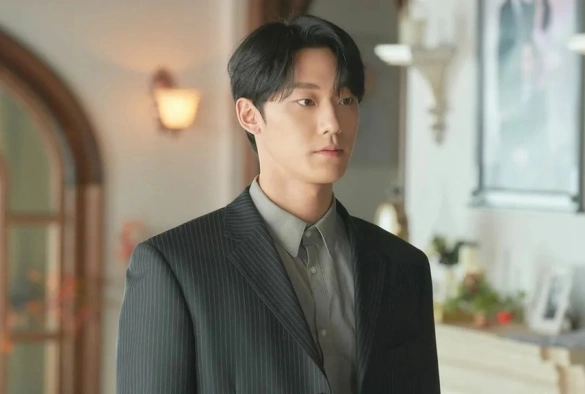 Кадр из дорамы Майская юность