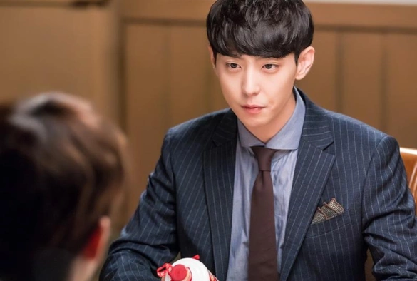 Кадр из дорамы Ведьмина любовь