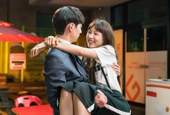 Кадр из дорамы Ведьмина любовь