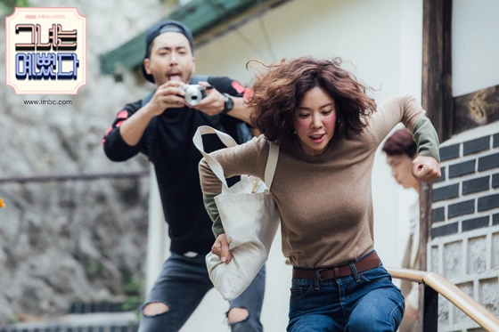 Кадр из дорамы Она была прекрасна