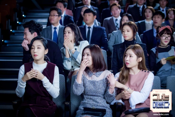 Кадр из дорамы Она была прекрасна