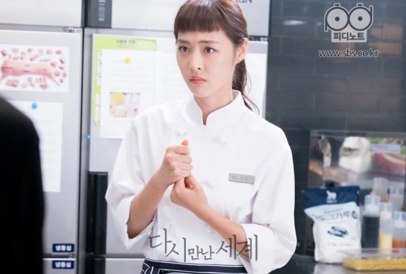 Кадр из дорамы Воссоединение миров