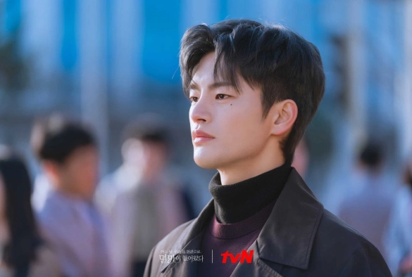 Кадр из дорамы Однажды разрушение вошло в дверь моего дома