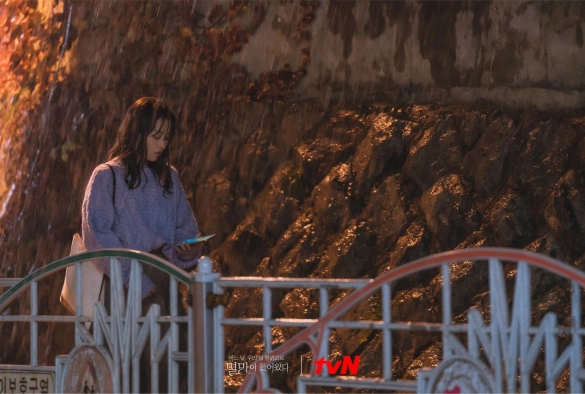 Кадр из дорамы Однажды разрушение вошло в дверь моего дома