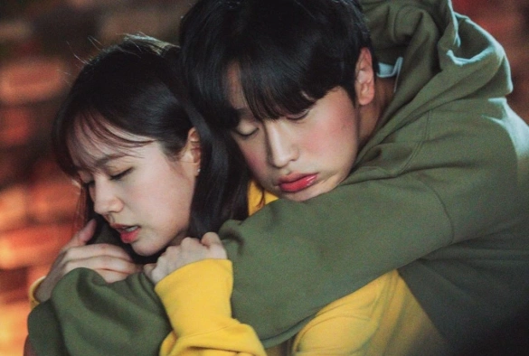 Кадр из дорамы Мой сосед — Кумихо