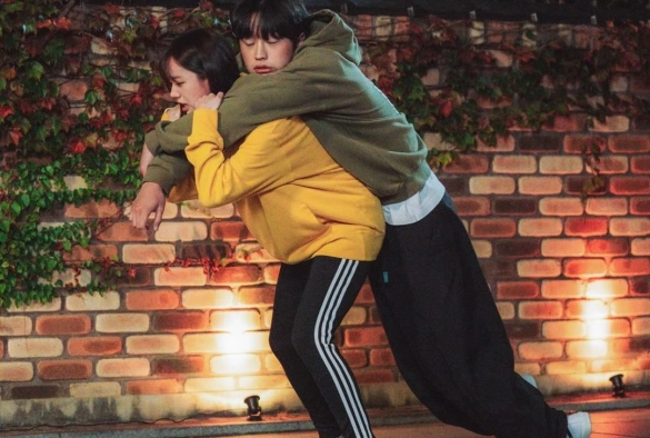 Кадр из дорамы Мой сосед — Кумихо