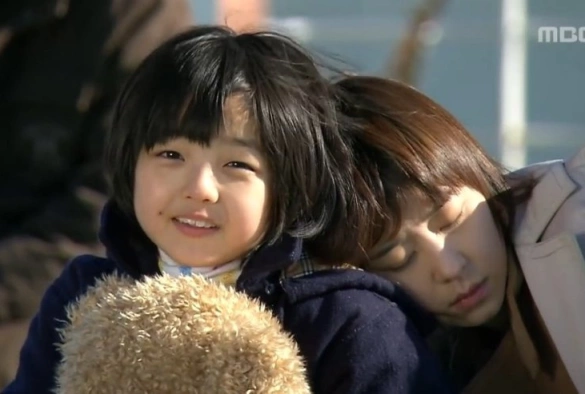 Кадр из дорамы Спасибо