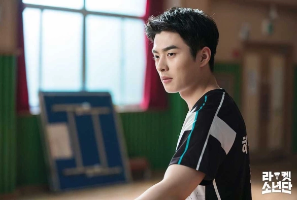 Кадр из дорамы Мальчики-ракетки