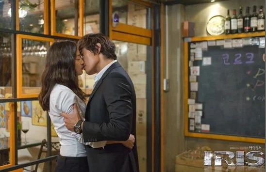 Кадр из дорамы АЙРИС