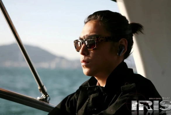 Кадр из дорамы АЙРИС