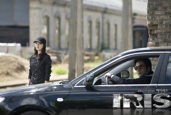 Кадр из дорамы АЙРИС